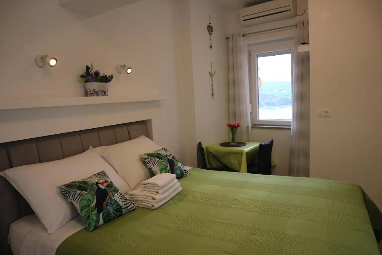 Apartments Komel Croatia
