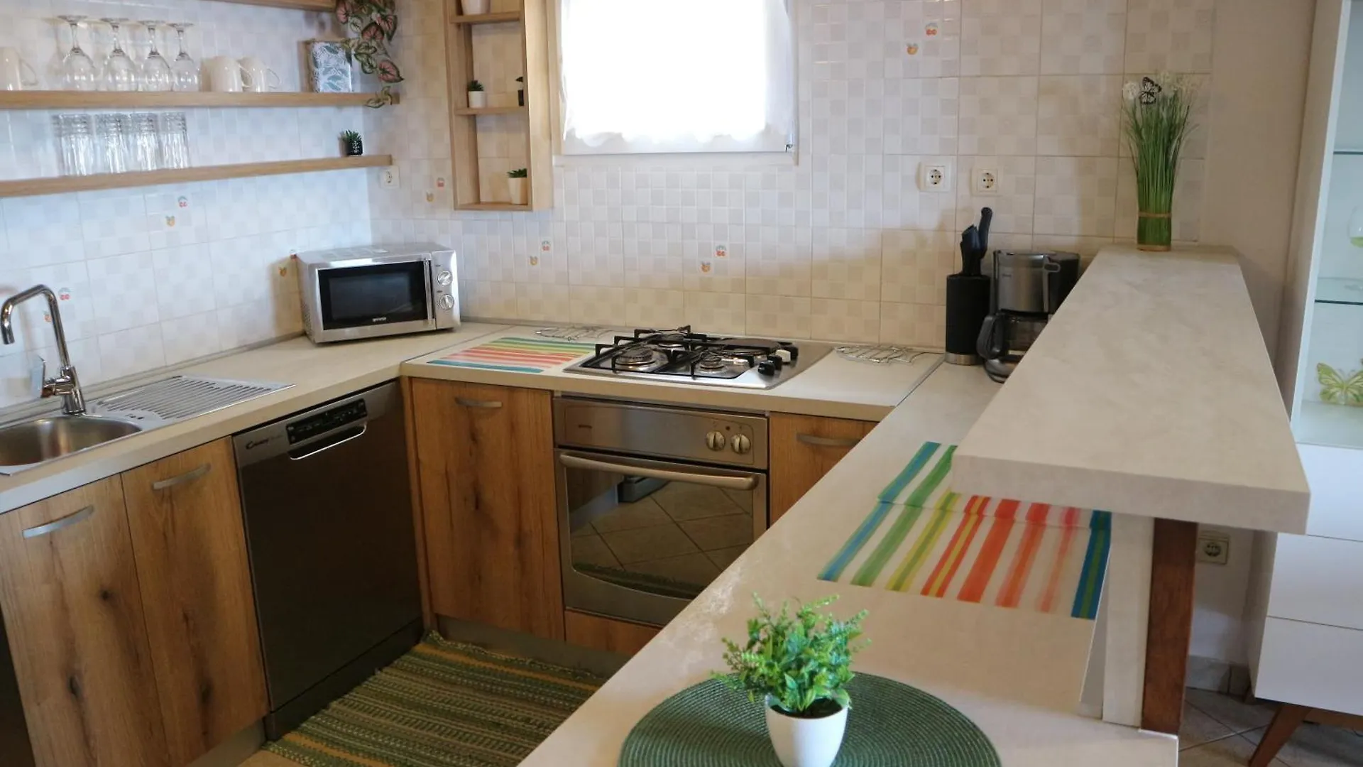 Apartments Komel Croatia