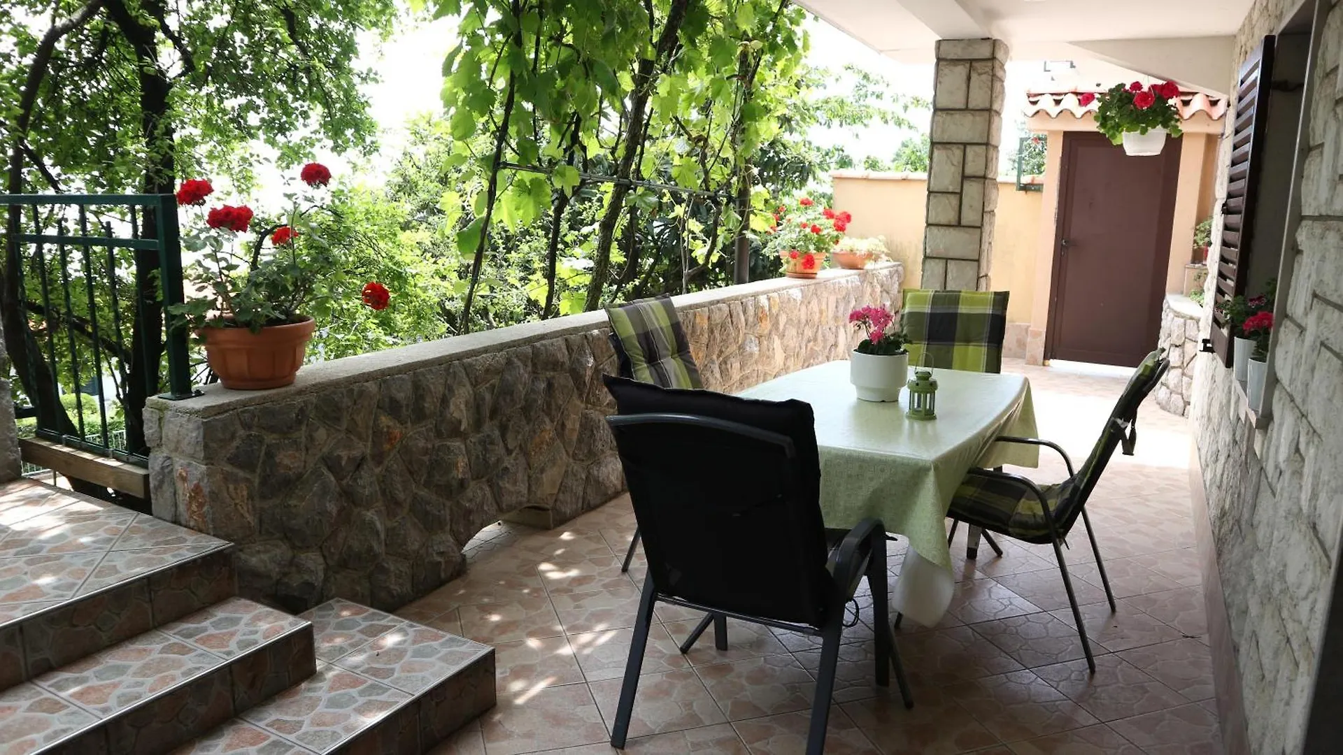 Apartments Komel